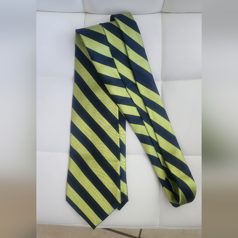 Bruno Piattelli Bold Black and Green‎ Striped Tie 44"×2.5"